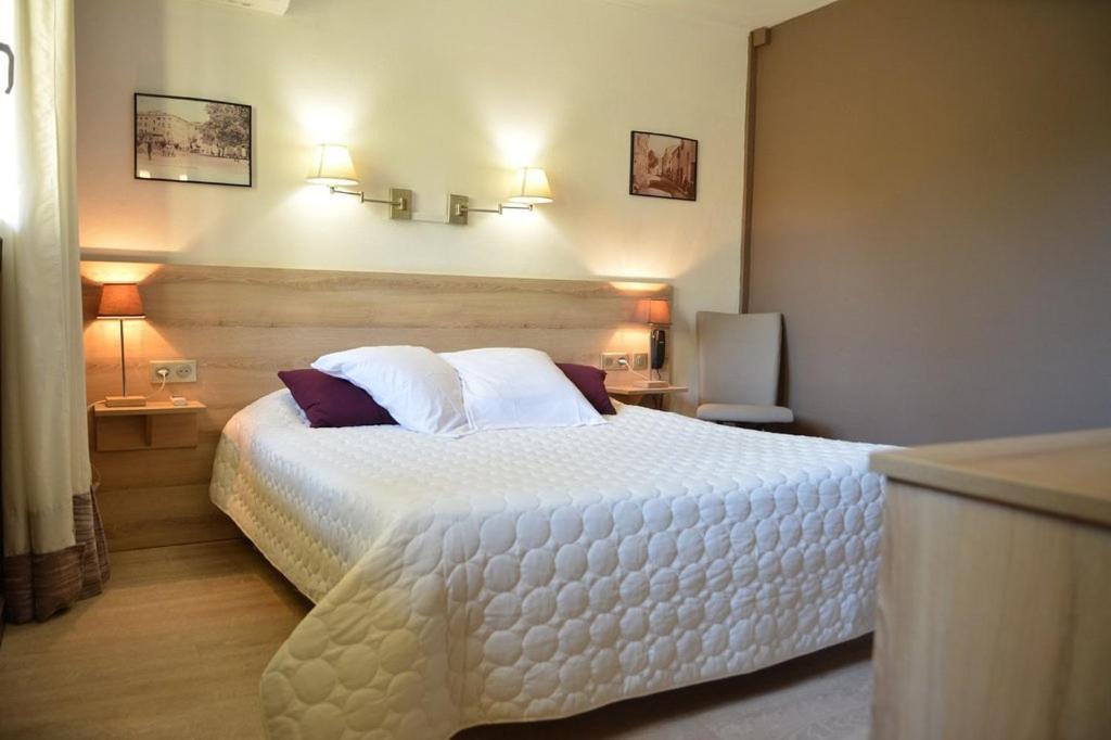 Hotel Le Grillon Л'Иль-Рус Экстерьер фото