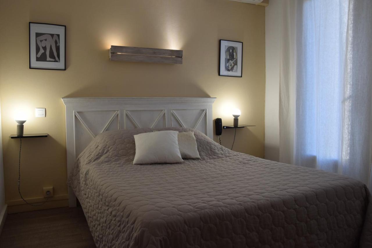 Hotel Le Grillon Л'Иль-Рус Экстерьер фото